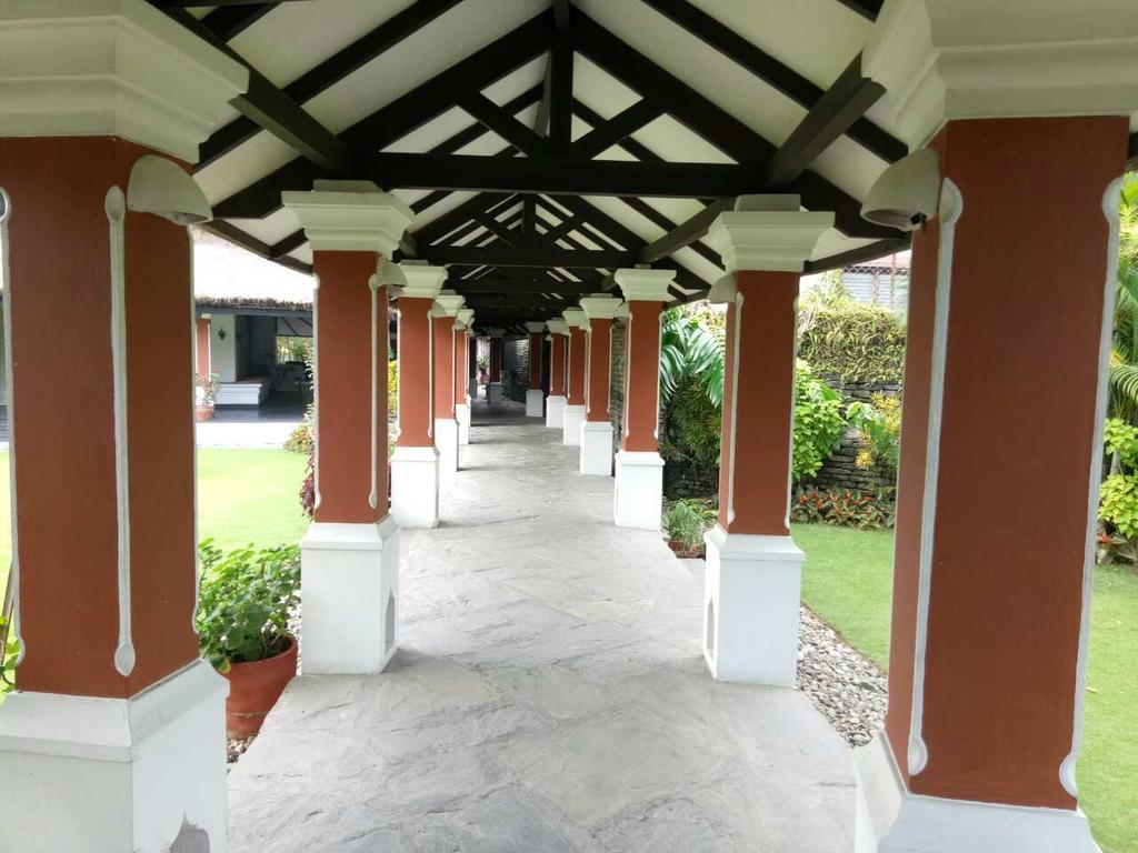 Shangri-La Village Resort, Pokhara Exterior foto